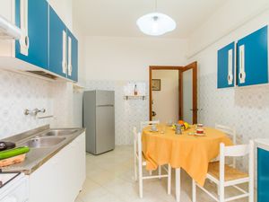 23938796-Appartement-7-Gallipoli-300x225-4