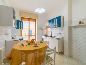 23938796-Appartement-7-Gallipoli-300x225-5