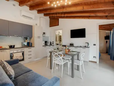 Küche und Essbereich