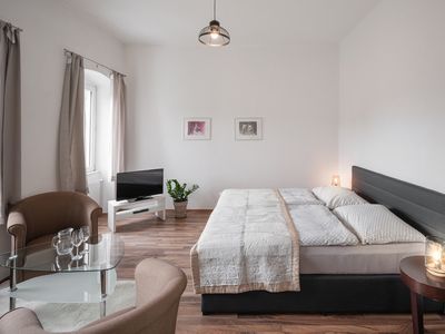 Schlafzimmer 1