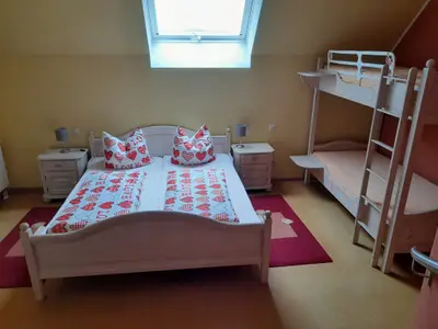 Schlafzimmer 1 mit Doppelstockbett