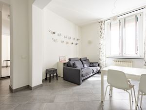 24015668-Appartement-4-Genua-300x225-4