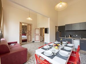 24049859-Appartement-10-Genua-300x225-3