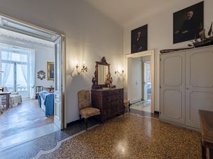 24051333-Appartement-7-Genua-300x225-5