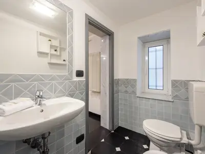 Zweites Badezimmer