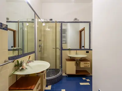 Zweites Badezimmer