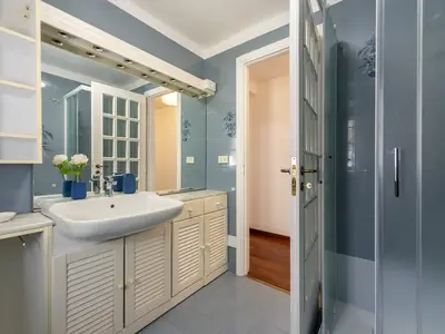 Badezimmer mit Dusche