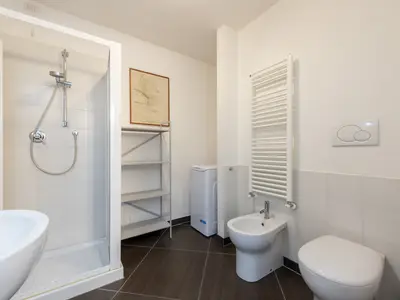 Badezimmer mit Dusche