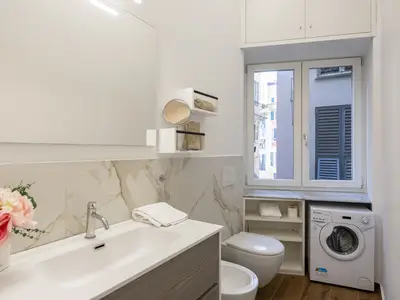 Badezimmer mit Dusche