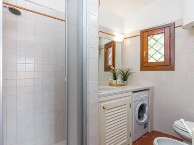 Badezimmer mit Dusche