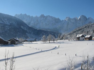 Blick auf die Langlaufloipe / Apartments gosaukamm.com