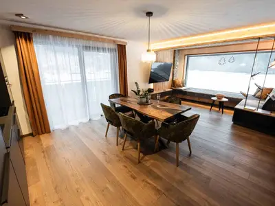 Küche mit Ess- & Wohnbereich