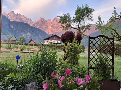 Garten mit Gosaukammblick