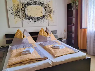 Schlafzimmer 2 mit Doppelbett