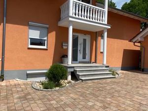 23438357-Appartement-6-Herbolzheim-300x225-0