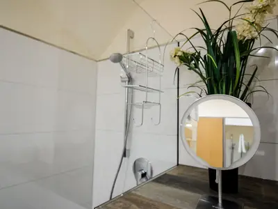 Badezimmer Wohnen auf zwei Ebenen Haus Seeblick