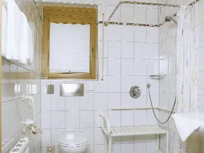 2-Zimmer Appartement ebenerdig - Bad für Rollstuhlfahrer