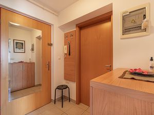 24049984-Appartement-2-Izola-300x225-5