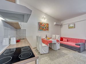 23706911-Appartement-4-Jasenice-300x225-4