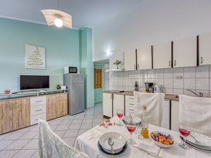 23706913-Appartement-4-Jasenice-300x225-1