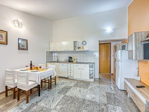 23706912-Appartement-4-Jasenice-300x225-1