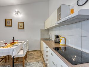 23706912-Appartement-4-Jasenice-300x225-4