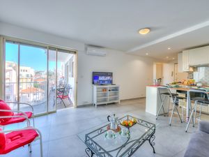 23707422-Appartement-5-Juan-les-Pins-300x225-1