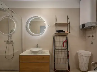 Badezimmer mit Dusche