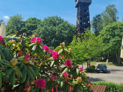 Biergarten mit Turmblick