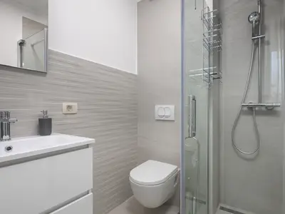 Badezimmer mit Dusche