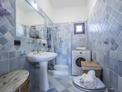 Badezimmer mit Dusche