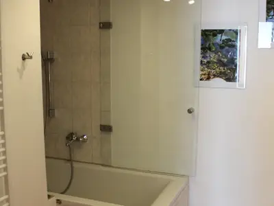 Badezimmer mit Badewanne