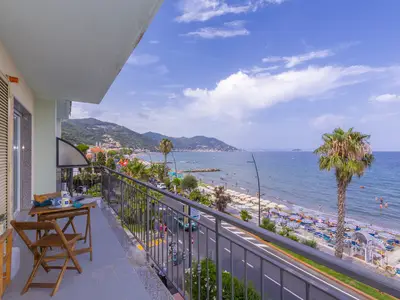 Balkon und Blick vom Haus