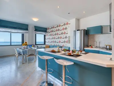 Küche und Essbereich