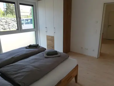 Schlafzimmer mit Doppelbett