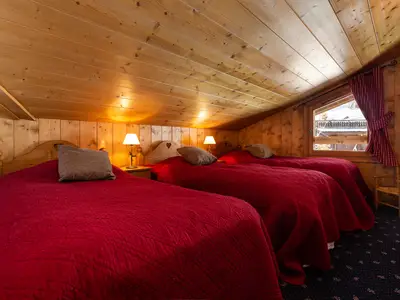 Kinderzimmer mit Einzelbetten