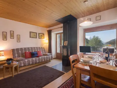 Gemütlicher Wohnbereich mit Blick auf den Mont Blanc