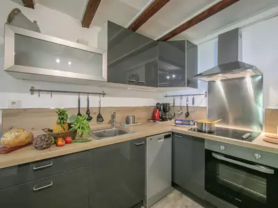 Moderne Küche, voll ausgestattet