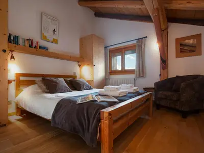 Gemütliches zweites Schlafzimmer mit Doppelbett