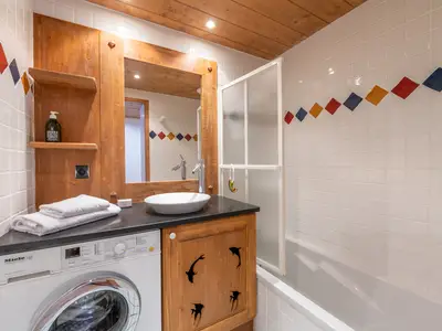 Badezimmer mit Badewanne