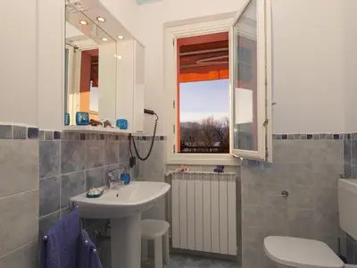 Badezimmer mit Dusche