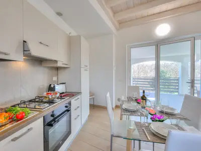 Küche und Essbereich