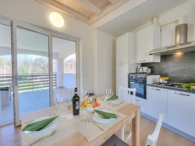 Küche und Essbereich