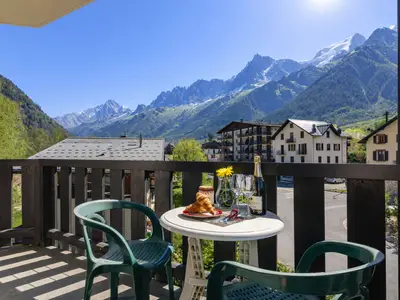Privater Balkon mit Bergblick