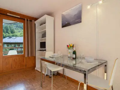 Essen mit Zugang zum Balkon