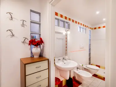 Badezimmer mit Dusche