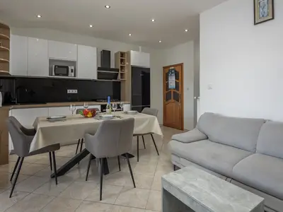 Küche und Essbereich