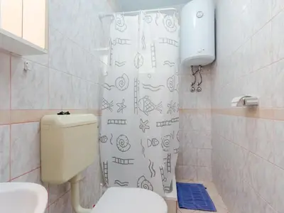 Badezimmer mit Dusche