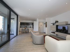 23974031-Appartement-3-Lugano-300x225-5