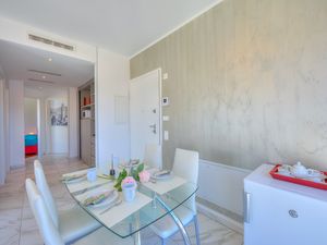 23708372-Appartement-4-Lugano-300x225-5